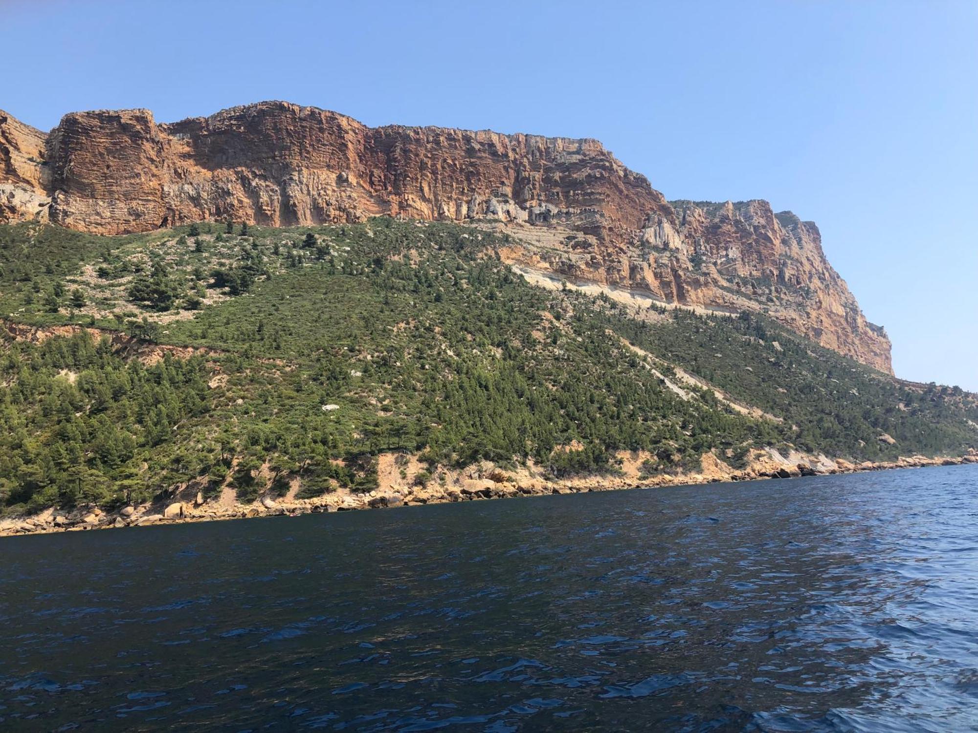 Le Petit Canaille Cassis Luaran gambar